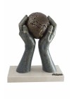Скульптура «Мир в твоих руках», малая оптом